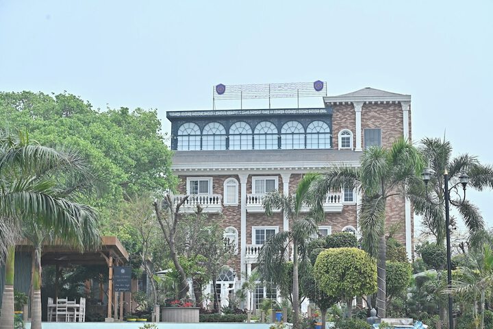 Hotel 156 of 161