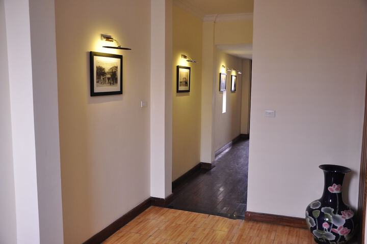 Ballroom/Hall 42 of 45