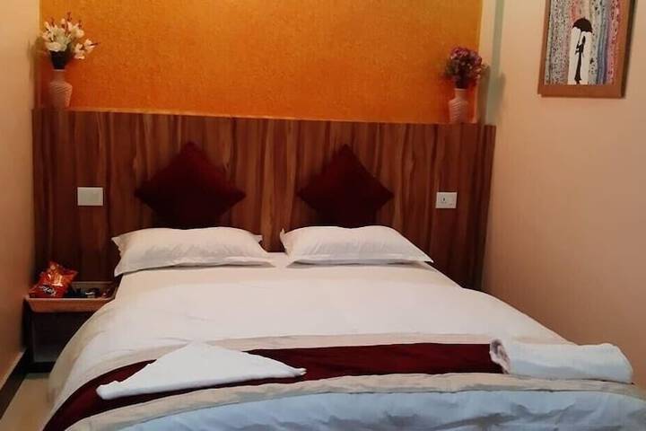 Room 3 of 10