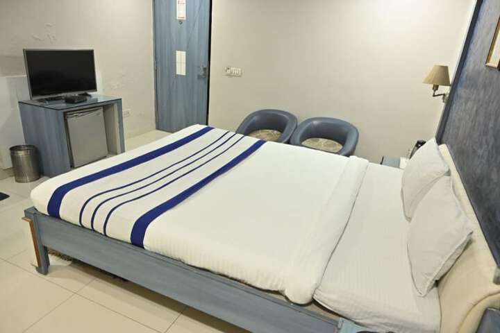 Room 18 of 73