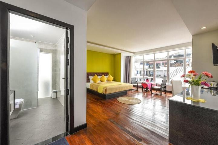 Room 9 of 40
