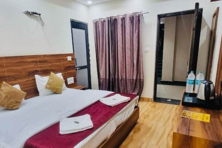 Room 8 of 26