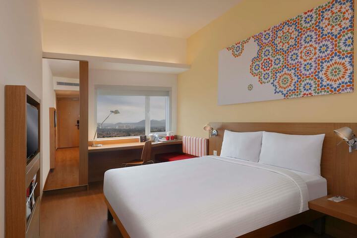 Room 25 of 71