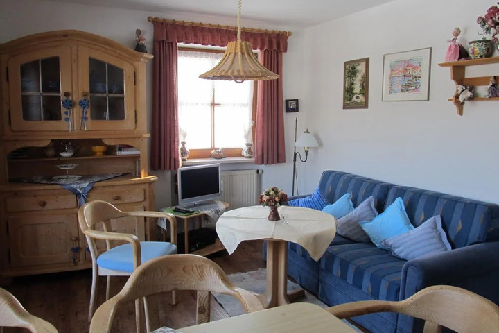 Room 2 of 18