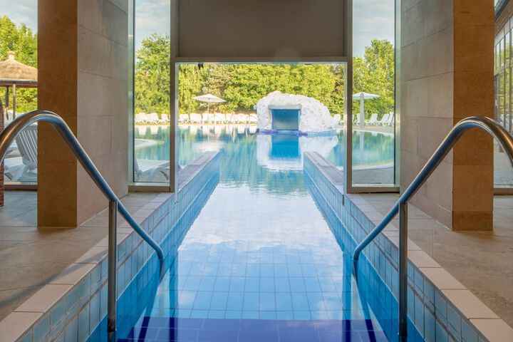 Pool Hotel