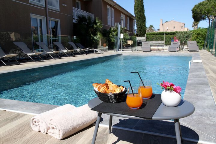 Pools & Facilities