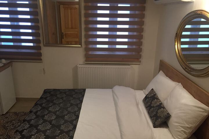 Room 28 of 62