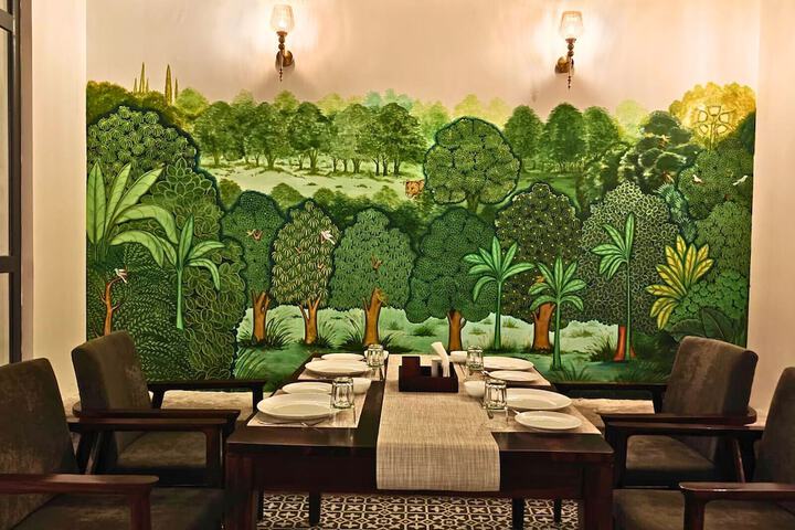 Dining 43 of 57