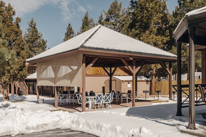 Property Grounds 44 of 51