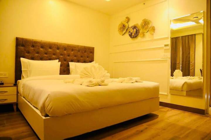 Room 3 of 11