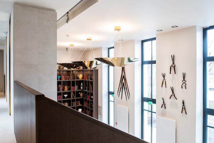 Entrance & Lobby
