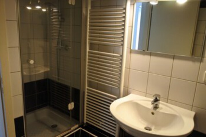 Room 3 of 39