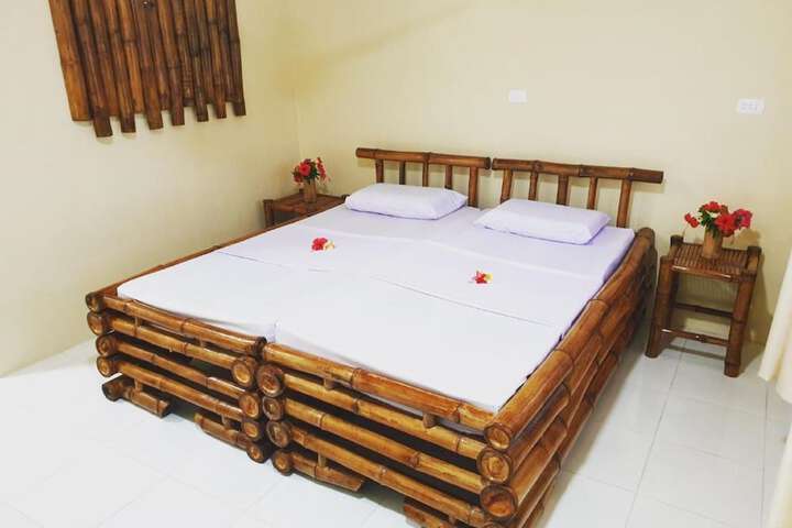 Room 4 of 35