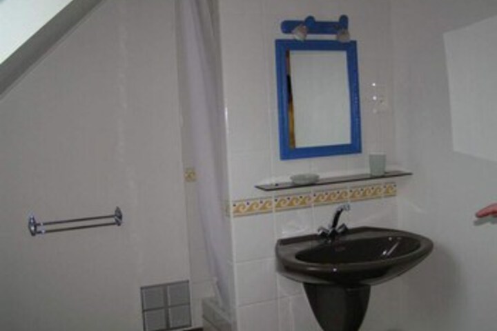 Room 2 of 38