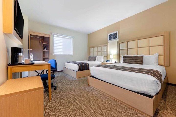 Room 17 of 38