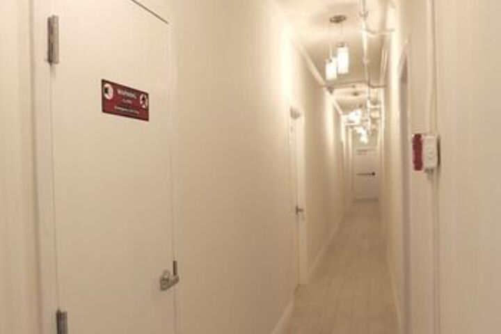 Ballroom/Hall 16 of 21