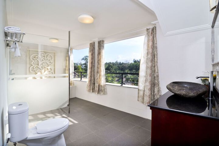 Room 73 of 124