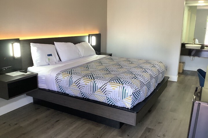 Room 29 of 76