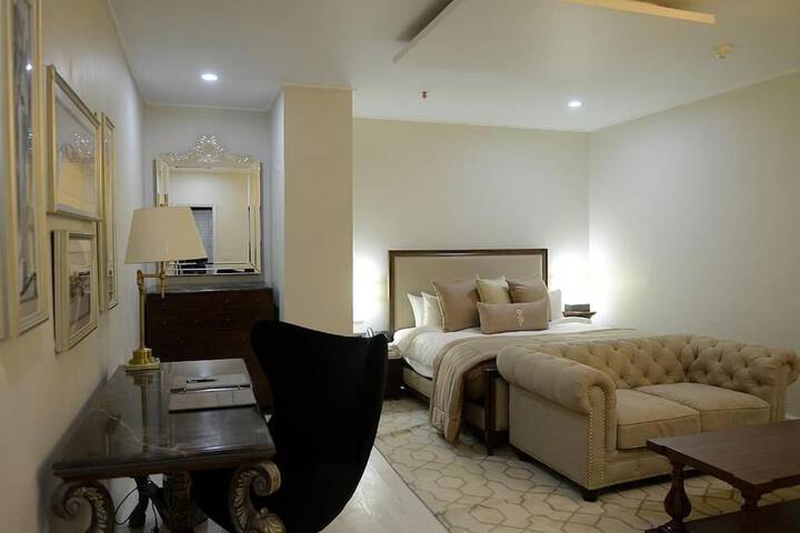 Room 16 of 94