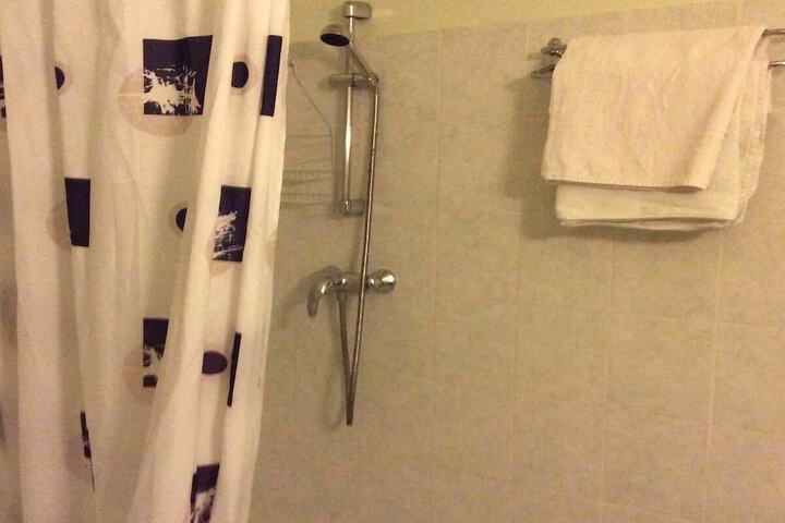 Room 28 of 35