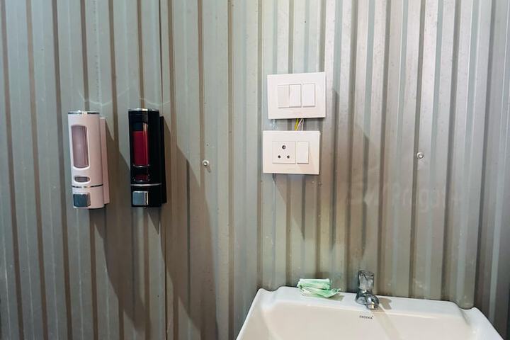 Room 7 of 11