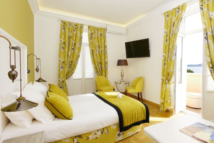 Room 3 of 78