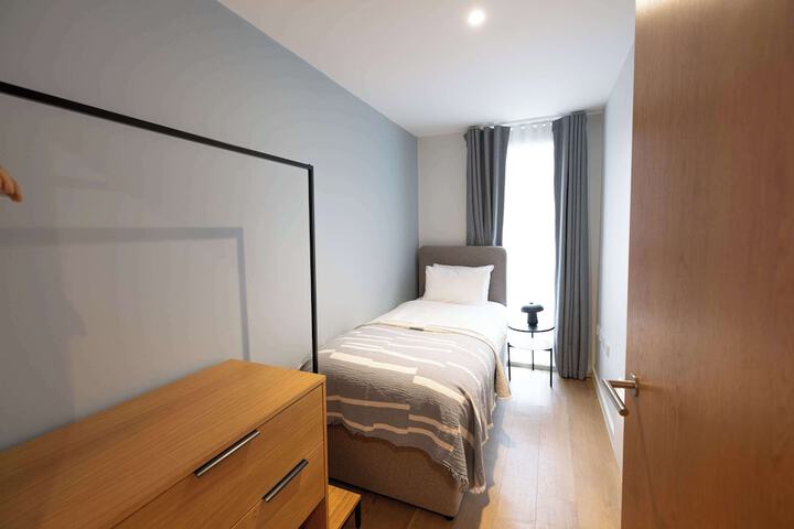 Room 17 of 37