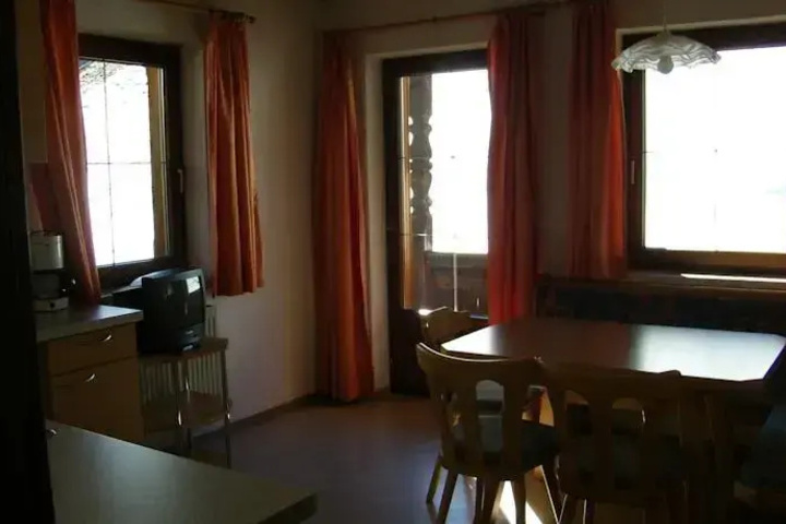 Room 3 of 23