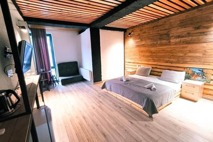 Room 16 of 45