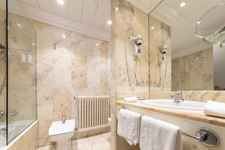 Bathroom Interior Photo