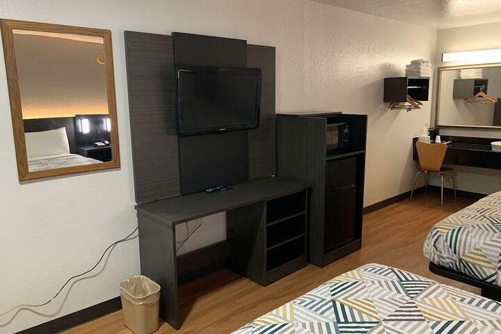 Room 16 of 33
