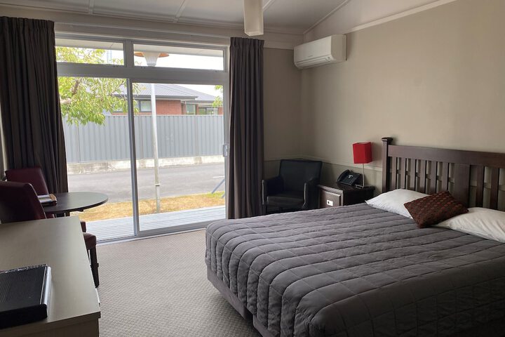 Room 21 of 52