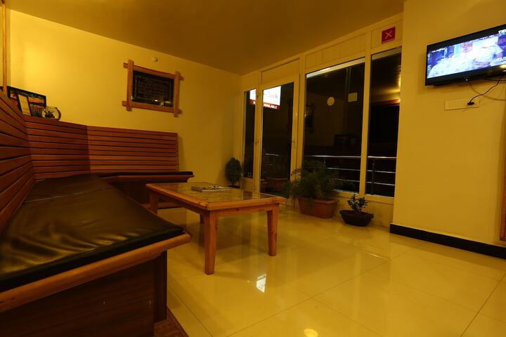 Hotel Interior 4 of 33