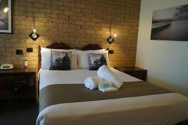 Room 9 of 43