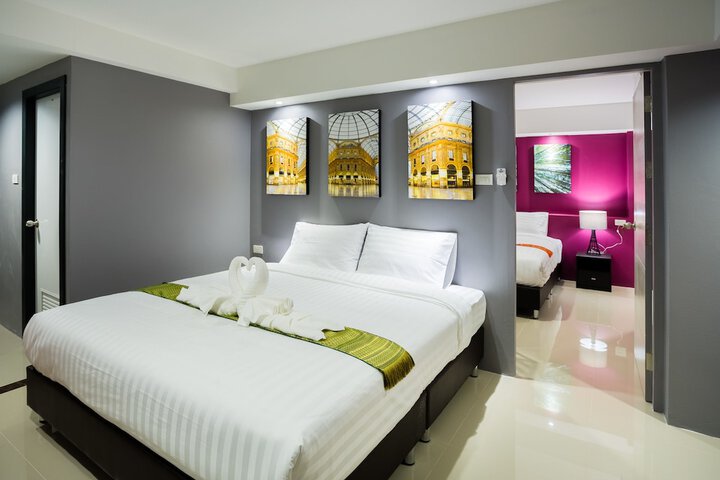 Room 25 of 179