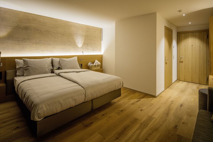 Room 8 of 36