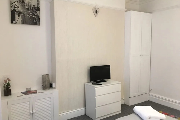 Room 6 of 23
