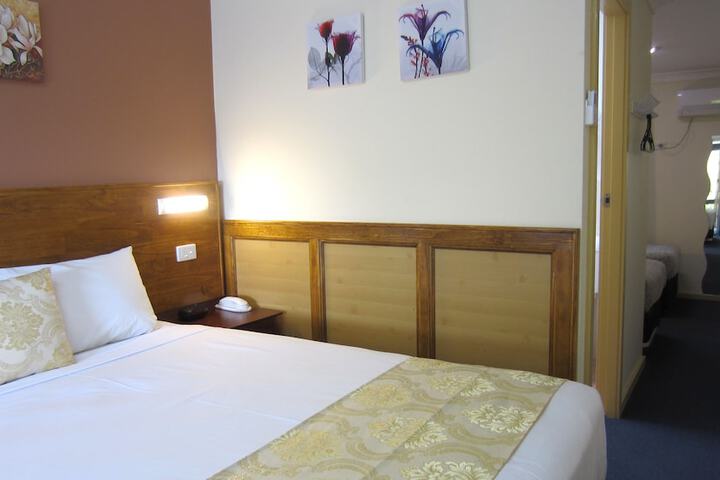 Room 6 of 97