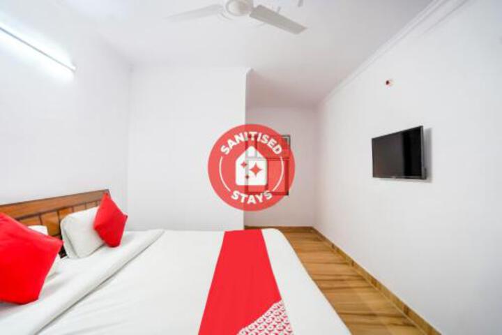 Oyo 77604 Urbans Room