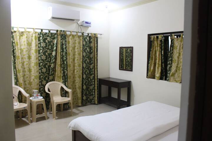 Room 3 of 50