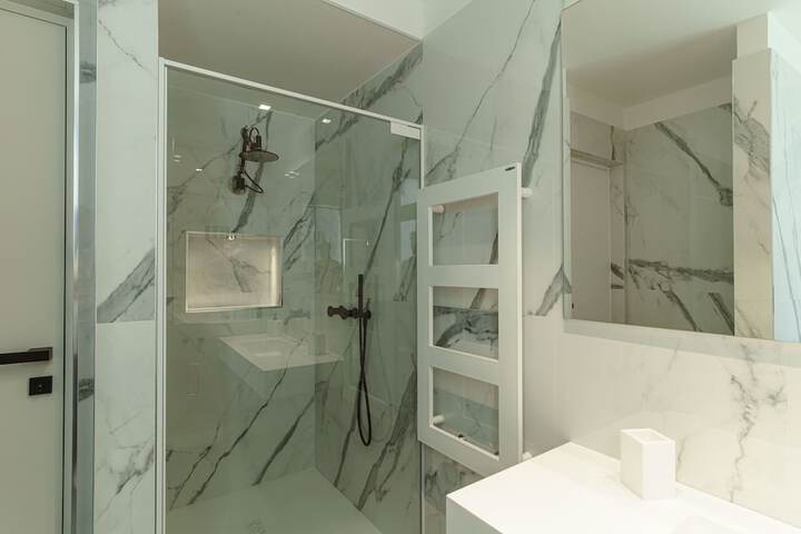 Clean Restrooms