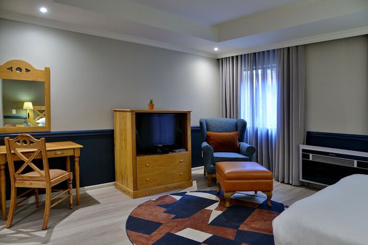 Room 3 of 49