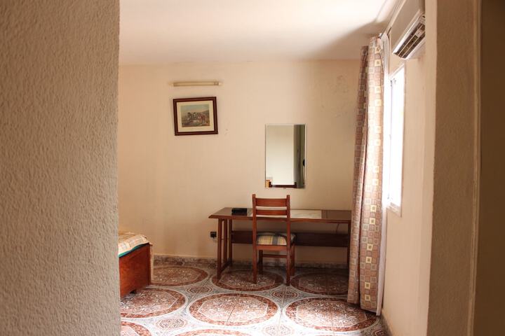 Room 13 of 30