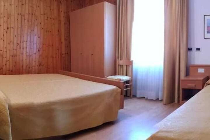 Room 9 of 54