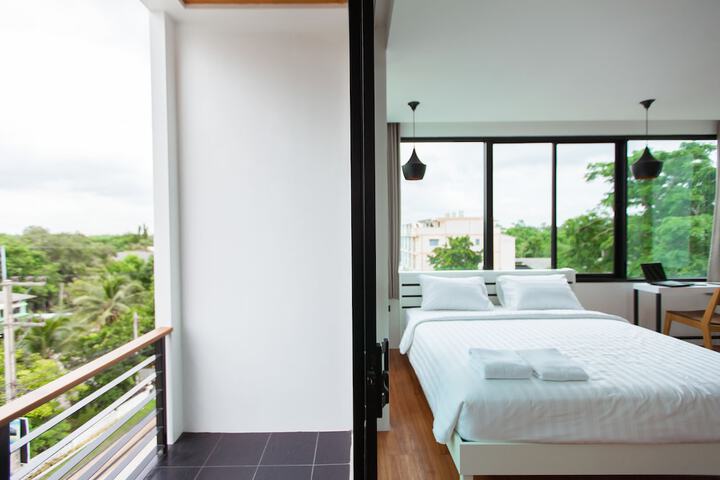 Room 27 of 52