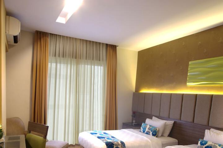 Room 6 of 37