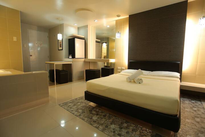 Room 4 of 15