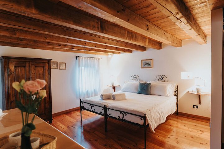 Room 5 of 26