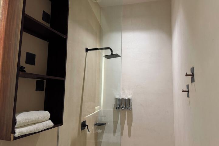 Room 141 of 160