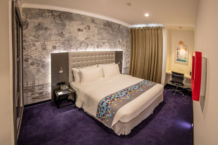 Room 32 of 106